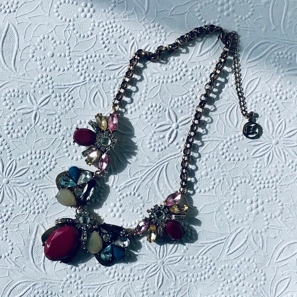 Antique gold chunky rhinestone statement necklace - Picture 4 of 7